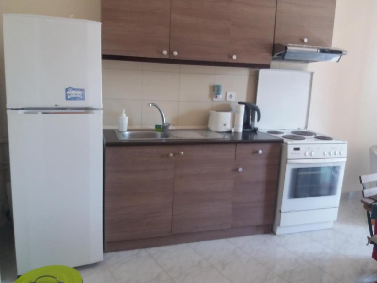 Forest & Sea Apartment Порос Экстерьер фото